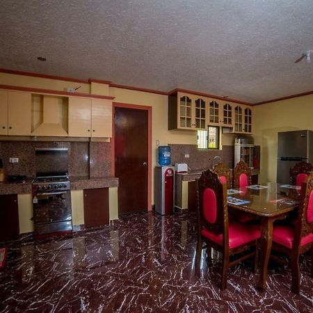 Jenjen'S House Rental มักตัน ภายนอก รูปภาพ